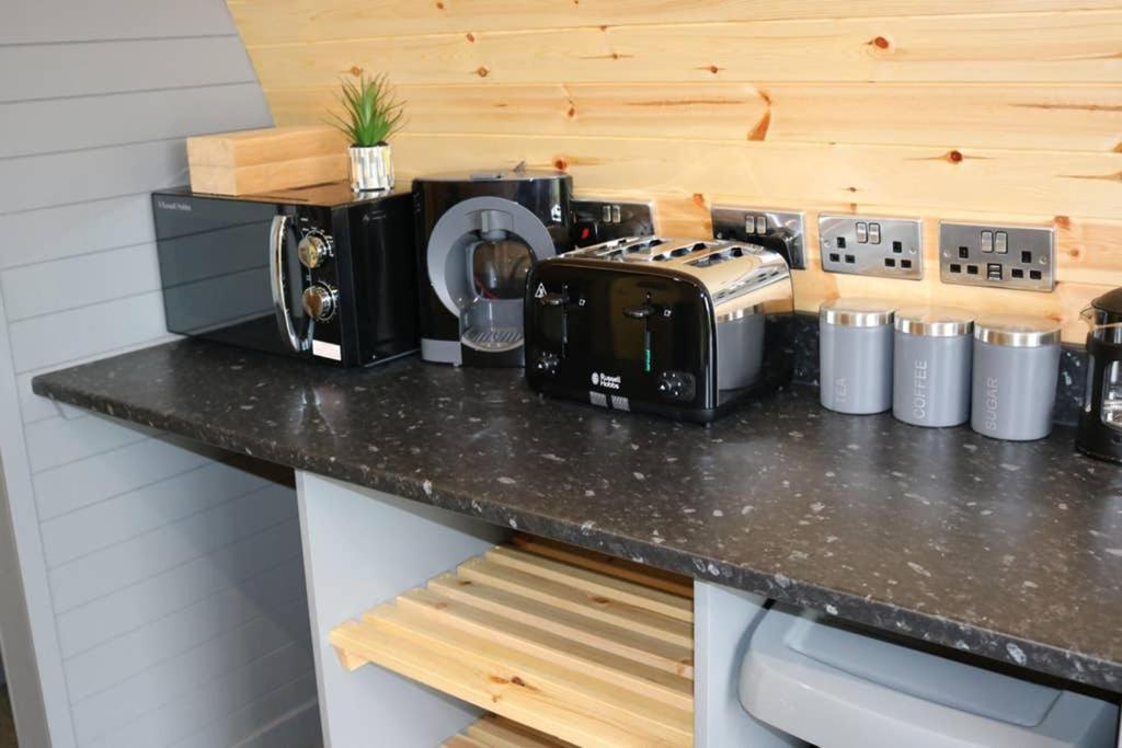 Glampods Glamping Pod - Meet Highland Cows And Sheep Elgin Villa Eksteriør billede